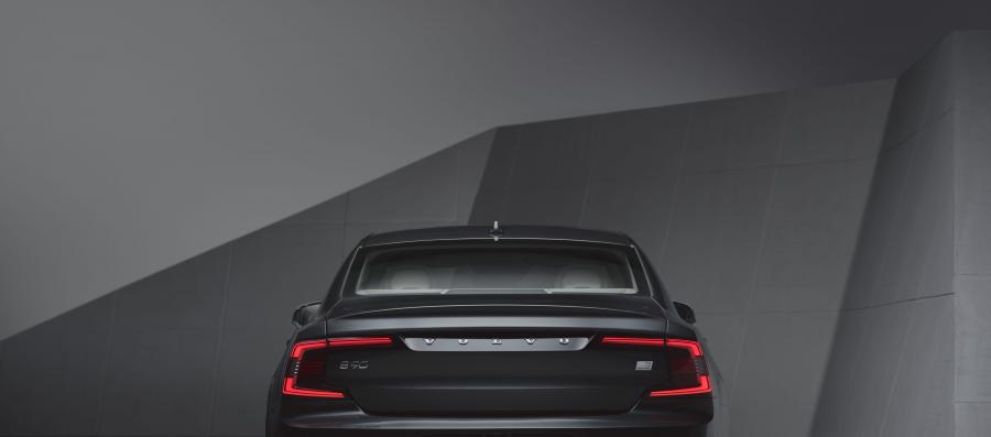  Volvo S90 T8 AWD Recharge Inscription 2020 года  (WW) (фото 6 из 12)